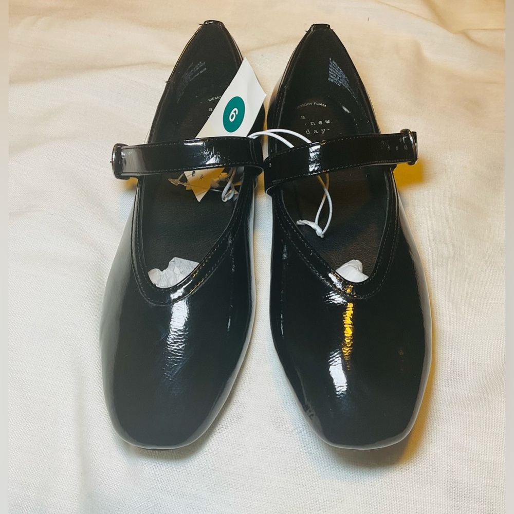 Women’s Elena Mary Jane Flats With Memory Foam Insole-9